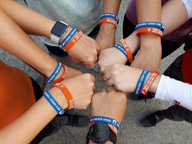 Tập tin:HAO-hands.jpg